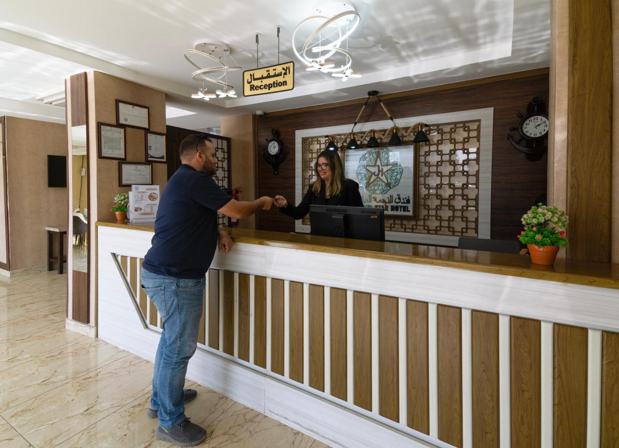 Diamond Star Hotel فندق النجمة الماسية Seeb Exterior foto